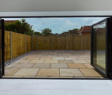2 bedroom bungalow to rent - Photo 4