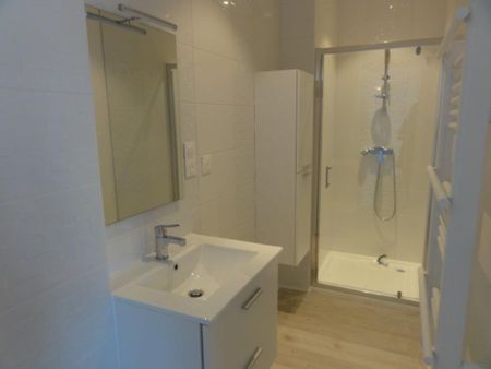 Location Appartement 2 pièces 37m² LE CREUSOT 71200 - Photo 3