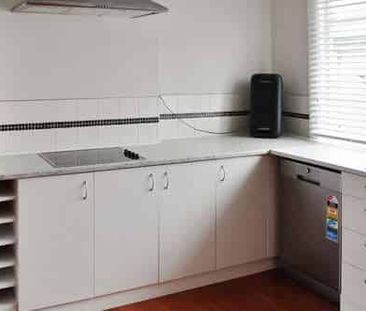 HOSPITAL - 2 BEDROOM - Photo 2