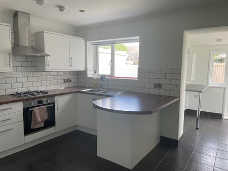 Bond Avenue, Llanelli, Carmarthenshire, SA15 1RG - Photo 4