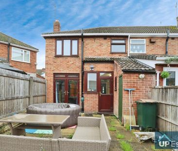 3 bedroom end of terrace house to rent - Photo 3