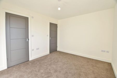 3 bedroom House To Let - Photo 4