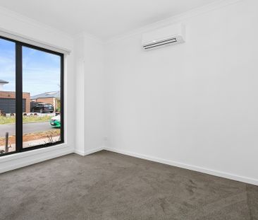 67 Waterbird Circuit, Weir Views VIC, Belconnen - Photo 3