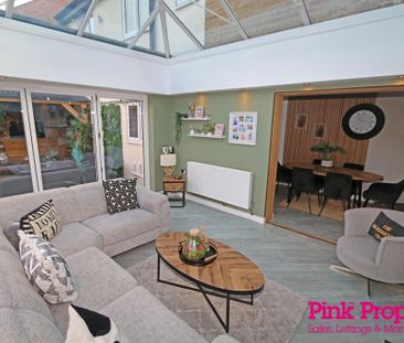 4 bedroom detached house to rent - Photo 2