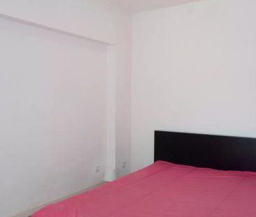Room in a shared 8-bedroom apartment for rent in Cascais, bills included - Photo 1
