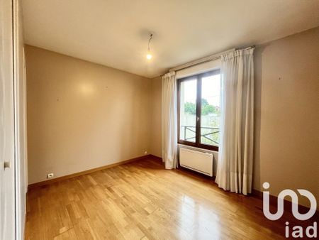 Maison traditionnelle 6 pièces de 121 m² à Sainte-Geneviève-des-Bois (91700) - Photo 5
