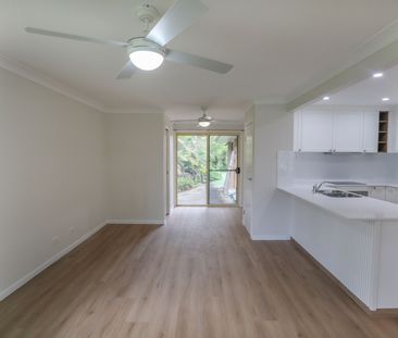 BEAUTIFULLY RENOVATED HOUSE IN QUIET NEIGHBOURHOOD - INCLUDES UTILI... - Photo 2
