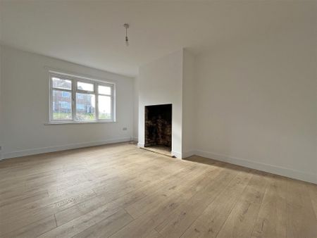2 bedroom Semi-detached house to rent - Photo 2
