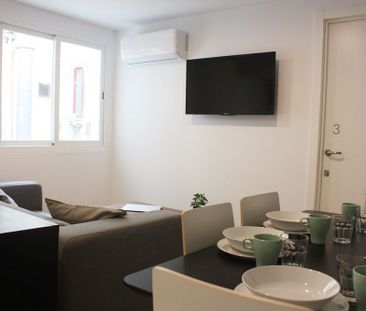 Wonderful room in Sol - Photo 2