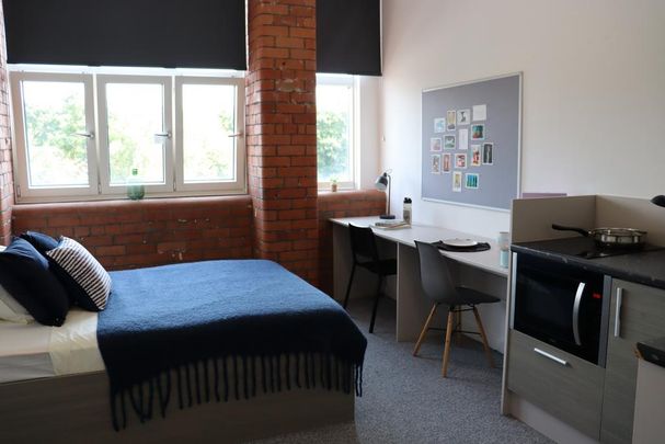 Studio to rent - Photo 1