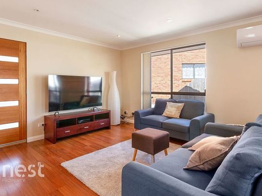 2/12 Bonnett Place MORNINGTON - Photo 1