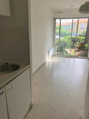Studio de 18.90 m² avec kitchenette équipée. - Photo 4