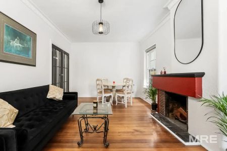 “Furnished art deco brilliance in prime location” - Photo 3