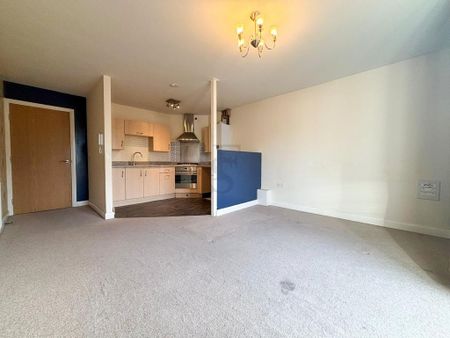 2 bedroom flat to rent - Photo 2