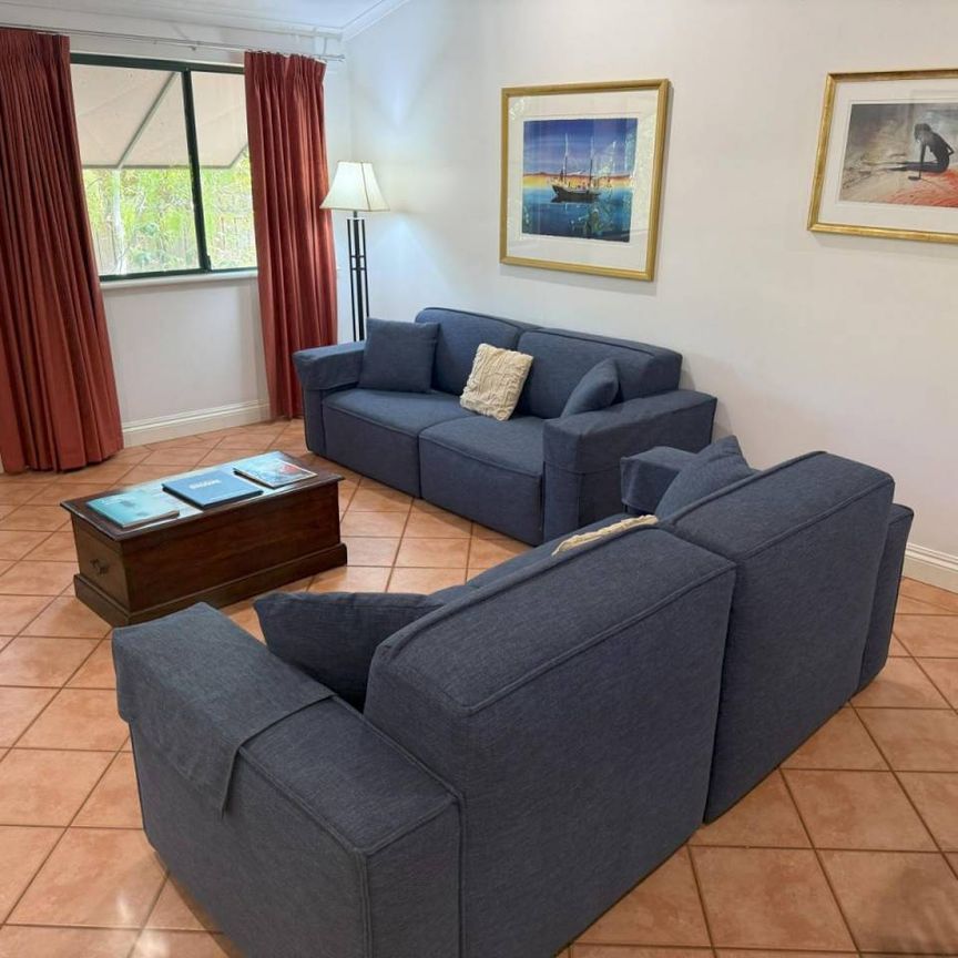 Beach side Luxury - Fully Furnished - 3 months - Photo 1