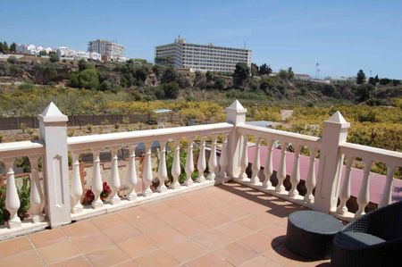 Villa for rent in Nerja, Málaga, Spain - Photo 4