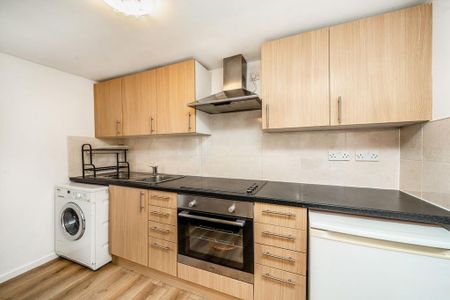 2 bedroom flat to rent - Photo 5