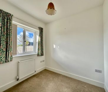 3 bedroom detached bungalow to rent - Photo 4