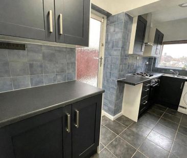 3 bedroom end of terrace house to rent - Photo 6