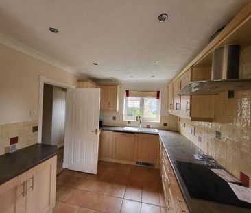 4 BED Detached house To rent - Photo 3