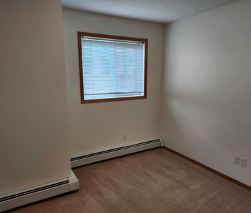 UNDERGROUND PARKING! FITNESS CENTER! UTILITIES INCLUDED! - Photo 1