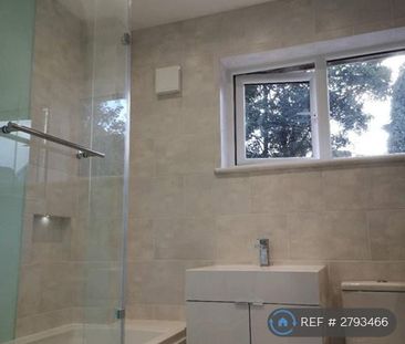 3 bedroom semi-detached house to rent - Photo 5