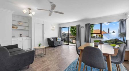 Charming 2BR Home in Mount Maunganui - Photo 5