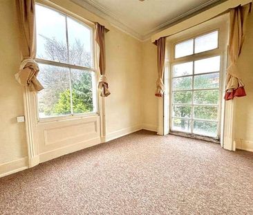 Royal Crescent, YO11 - Photo 6