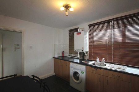 3 bedroom apartment to rent - Photo 5