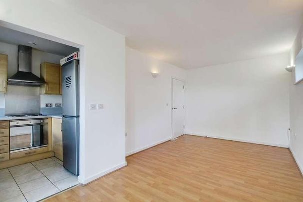 Sovereign Heights, Langley, SL3 - Photo 1