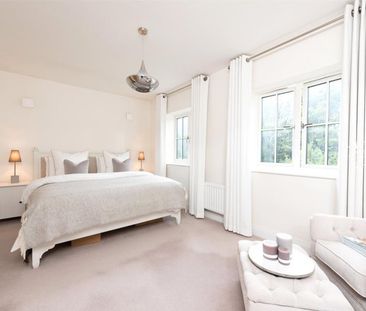 Meadows Drive, Camberley - 4 bedrooms Property for lettings - Seymours - Photo 4