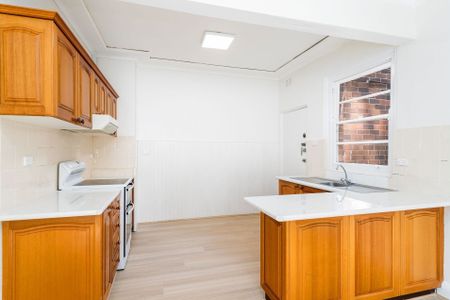 Bellevue Hill - Photo 3