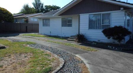 3 Bedroom in Pukete - Photo 4