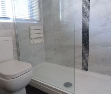 2 bedroom end of terrace house to rent - Photo 6