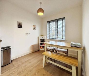 2 bedroom semi-detached house to rent - Photo 2