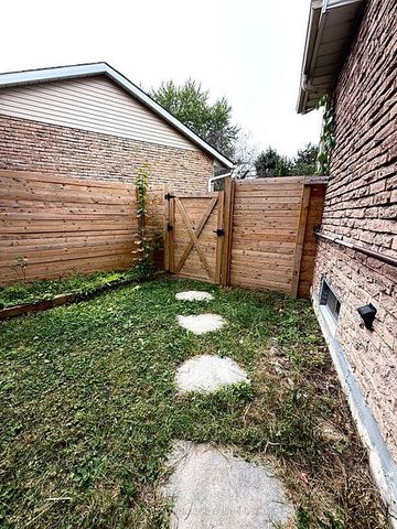 For Lease - 16 Eastman Crescent, Newmarket, Ontario - Photo 4