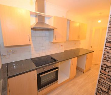 4 bedroom semi-detached house to rent - Photo 1