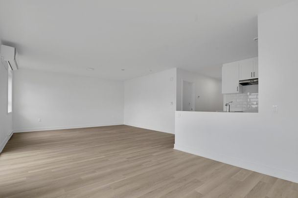 Rue Cousineau, H7G 3J3, Laval - Photo 1