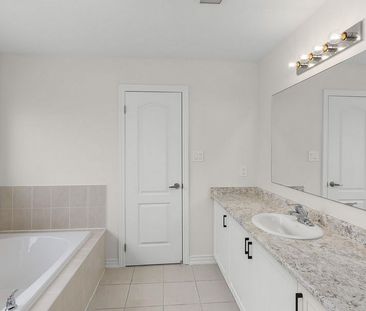 For Lease - 106 Palace Street, Thorold, Ontario - Photo 4