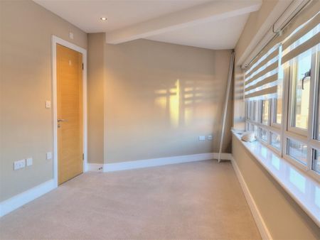 2 BED Flat To rent - Photo 3
