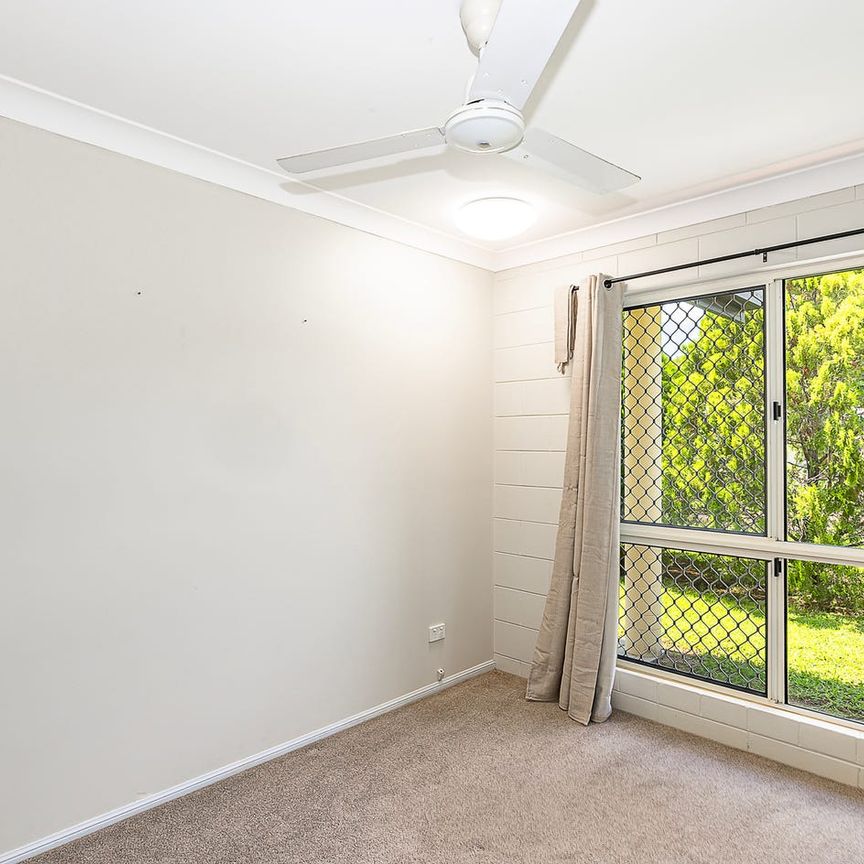 Perfect Family Retreat: Three-Bedroom Home with Shed & Solar Panels in Annandale! - Photo 1