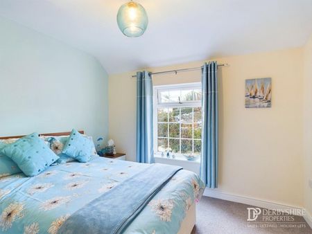 2 Bedroom Terraced House - Photo 2