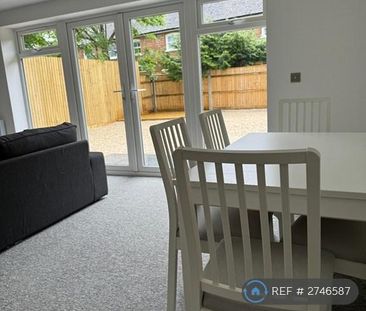 1 bedroom in a house share to rent - Photo 4