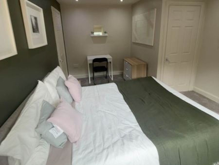 Haddon Avenue (Room 2), BURLEY, LEEDS - Photo 5