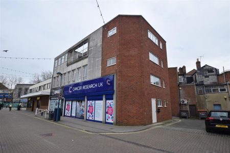 2 bedroom flat to rent - Photo 4