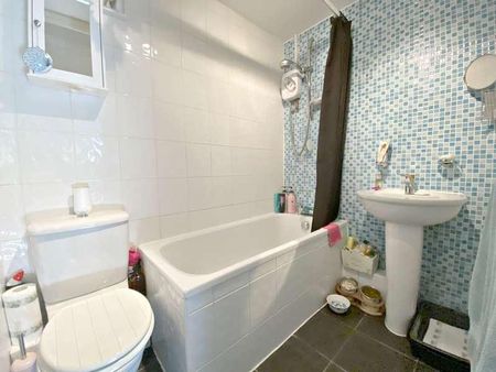 Willow Court, Bassetsbury Lane, High Wycombe, HP11 - Photo 4