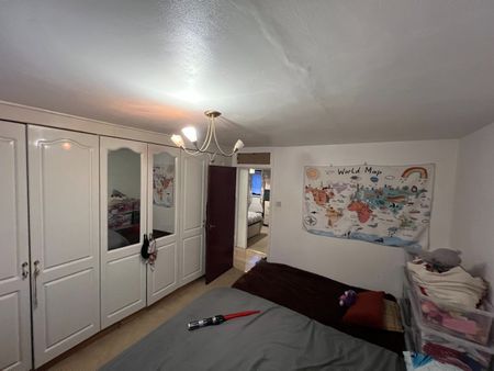 2 Bed Flat, Wheatley Close, NW4 - Photo 2