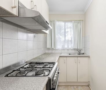 Cozy and Affordable Living in Lalor - Photo 4