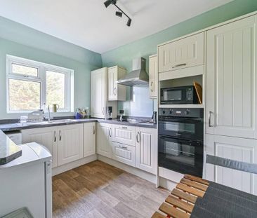 2 bedroom maisonette to rent - Photo 3