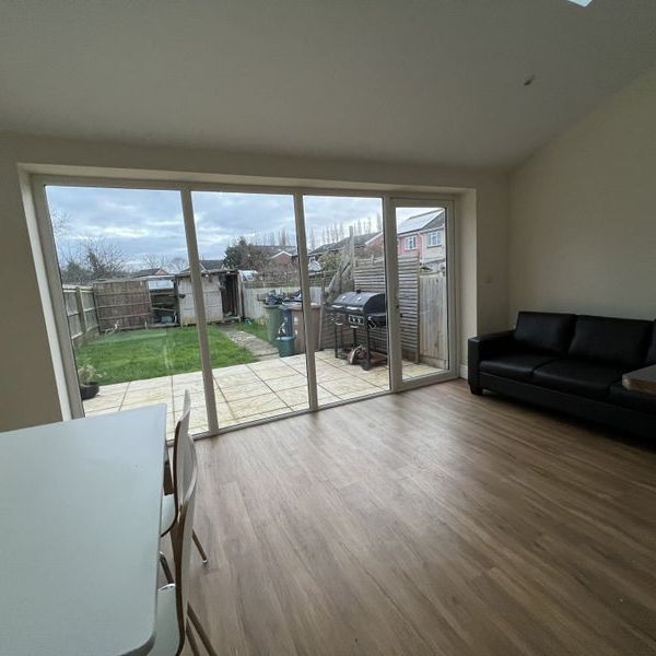 The Perfect House share for NHS professionals! 17A Cavendish Drive Rm 3 - Photo 1